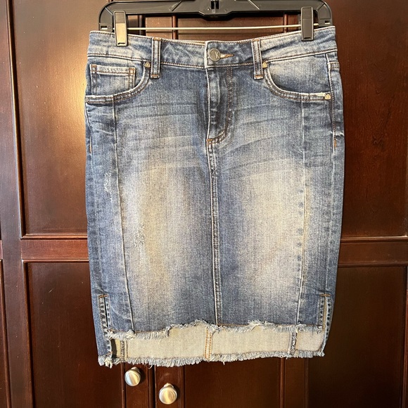 Kut From The Cloth Connie High Low Hem Denim Skirt - Color Blue Size 2 - Picture 6 of 9